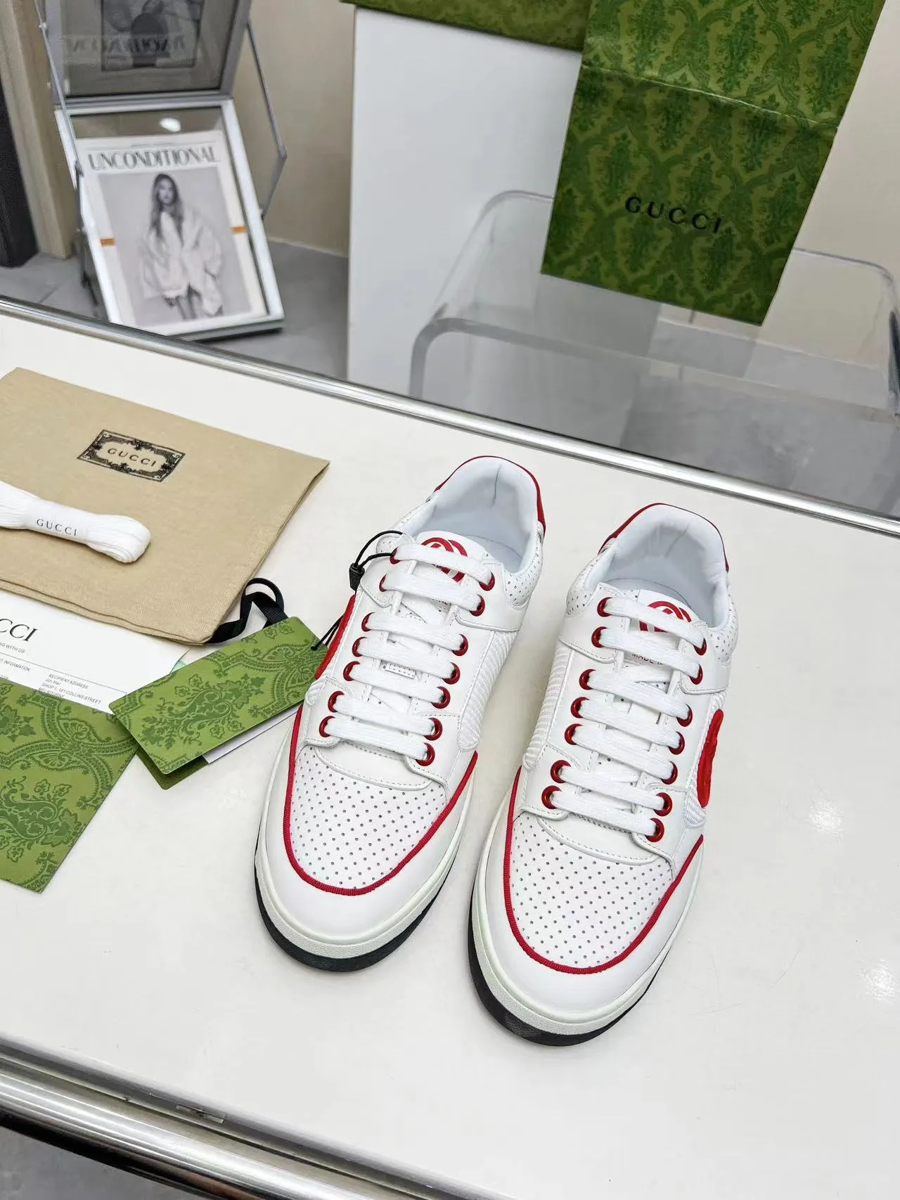 P620 💞💞Gucci G Home’s latest popular sports shoes, couple’s style, casual, retro white shoes 🌸🌸🌸 New popular series. The exquisite and compact interlocking double G logo romantically interprets the aesthetic concept of this series. Made of off-white leather, retro inspiration is cleverly blended into the sneaker design to reinterpret the brand logo. Exquisitely packaged at the delivery counter 🛍📦 ▪️Fabric: Original custom-made imported first-layer cowhide leather ▪️Lining: Original custom-made imported cowhide lining ▪️Outsole: Original molded two-color TPU outsole ▪️Size: Women's 35-40 / Men's 39-45